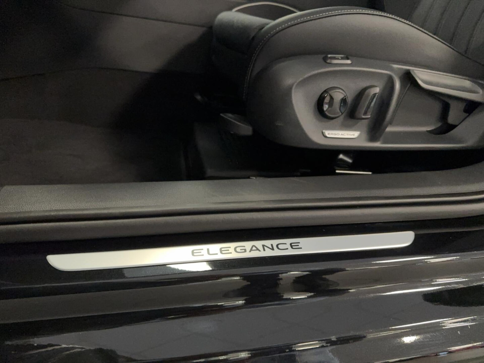 Volkswagen Passat Elegance