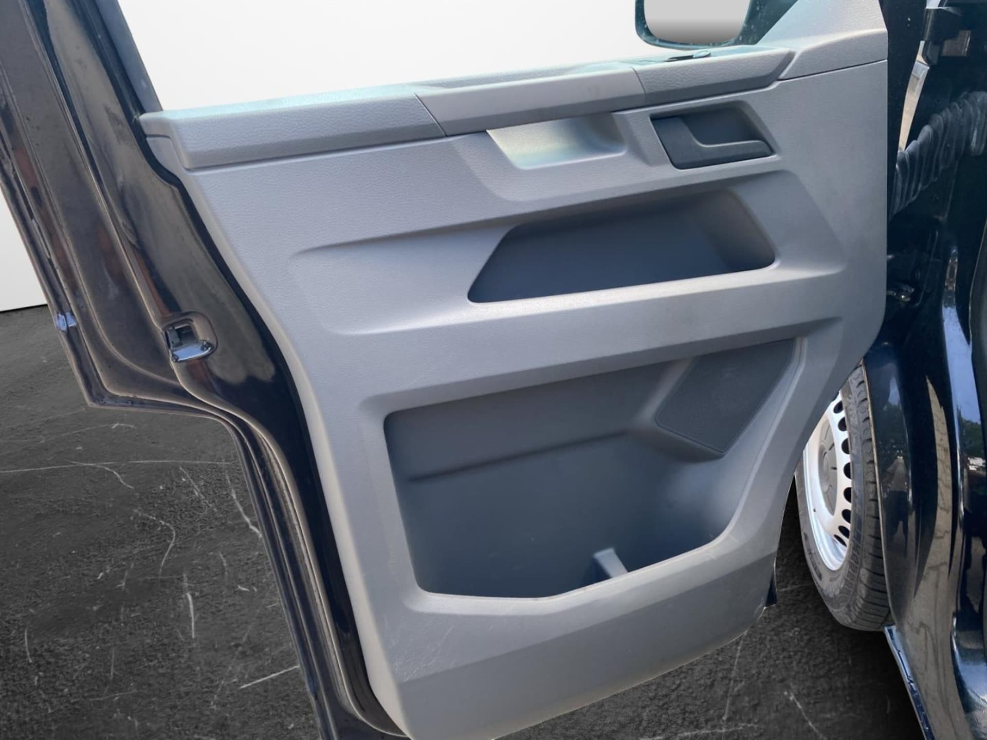 Volkswagen T6.1 Transporter Kasten langer Radstand