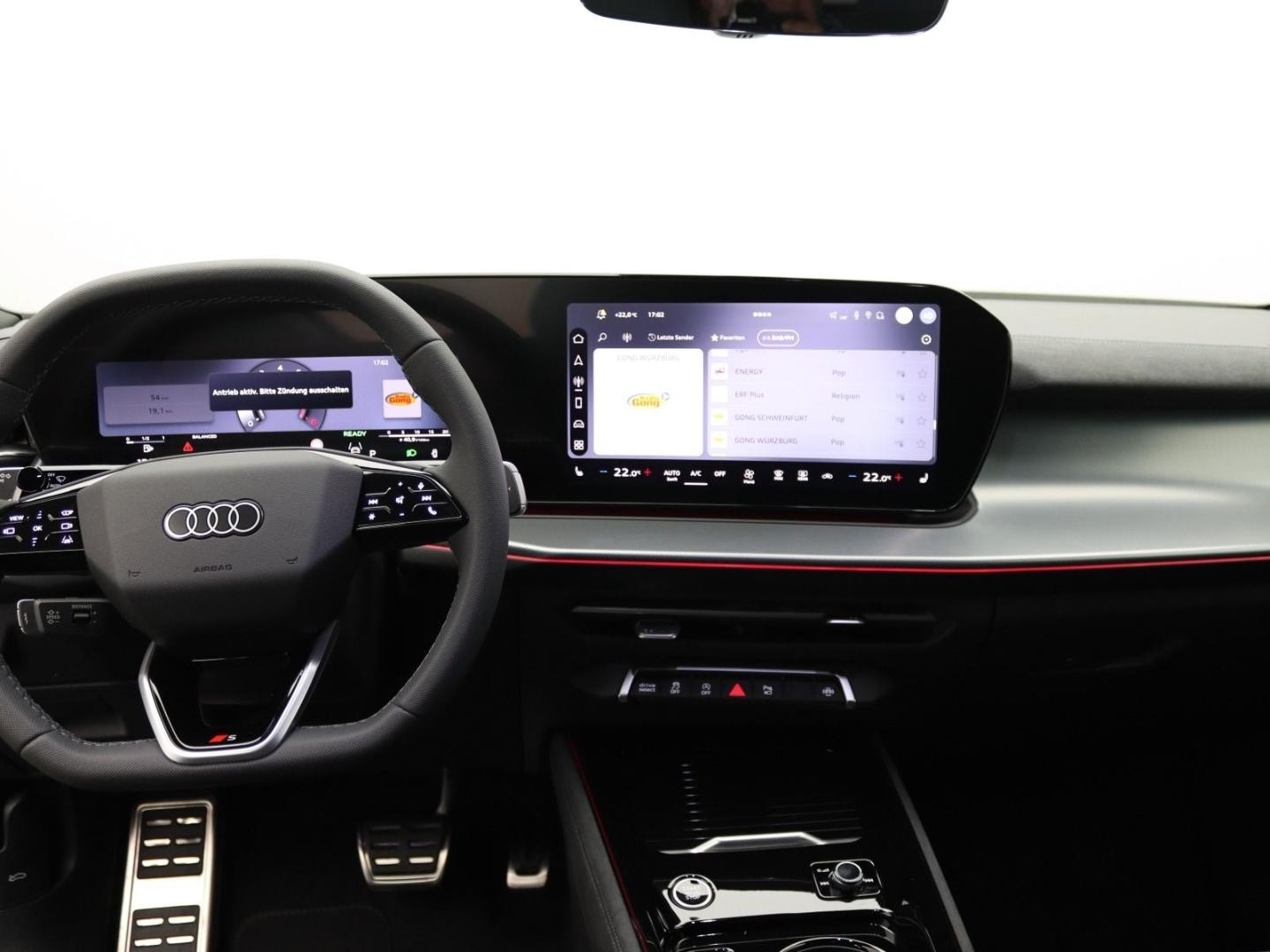 Bild über Audi Q3 SUV TFSI quattro 195 kW S tronic - für weitere Informationen kontaktieren Sie den Audi Partner