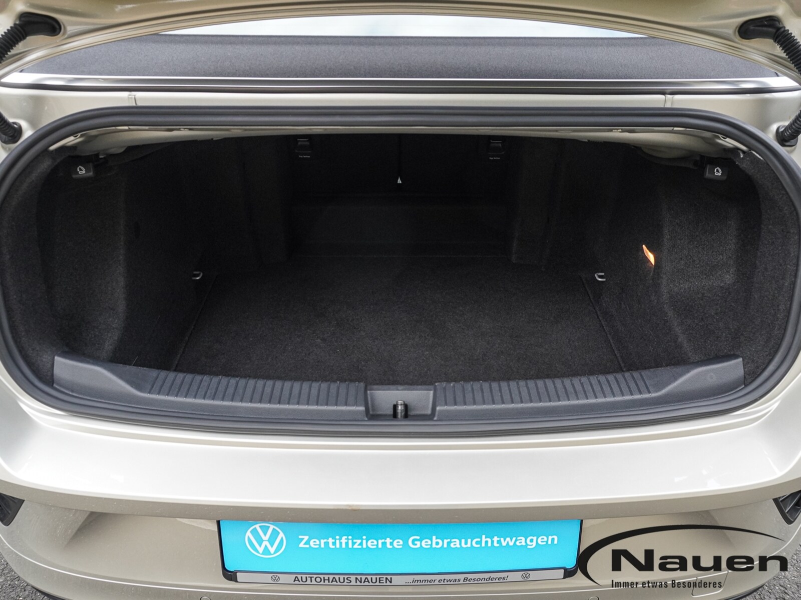 Volkswagen T-Roc Cabriolet – Bild 14
