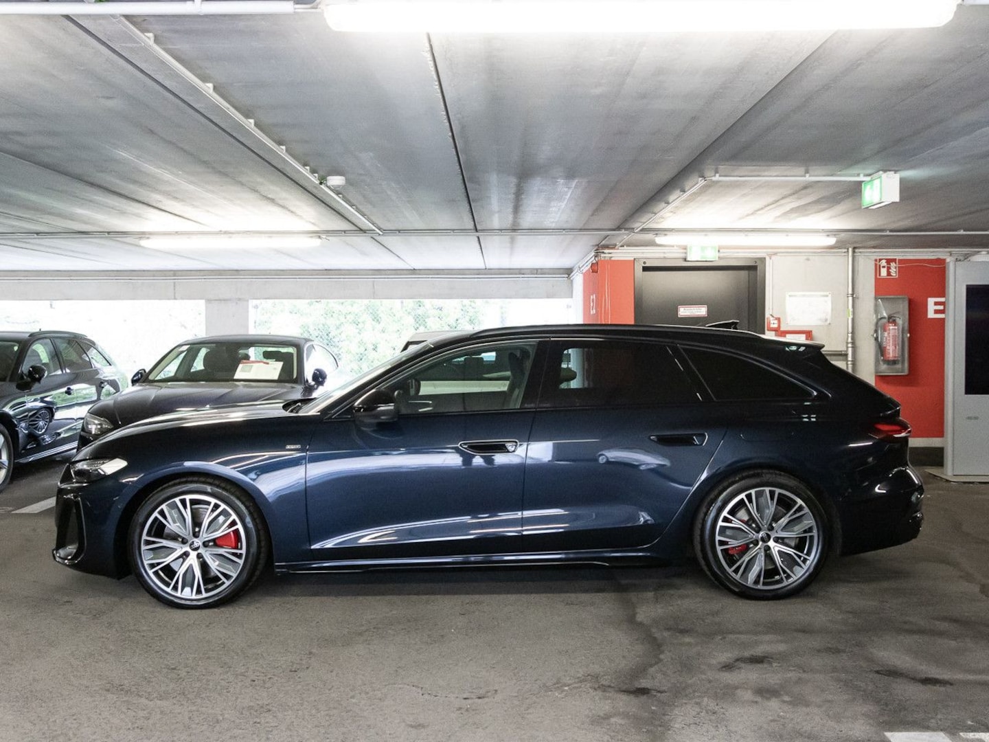 Bild über Audi A5 Avant e-hybrid e-hybrid quattro 270 kW S tronic - für weitere Informationen kontaktieren Sie den Audi Partner