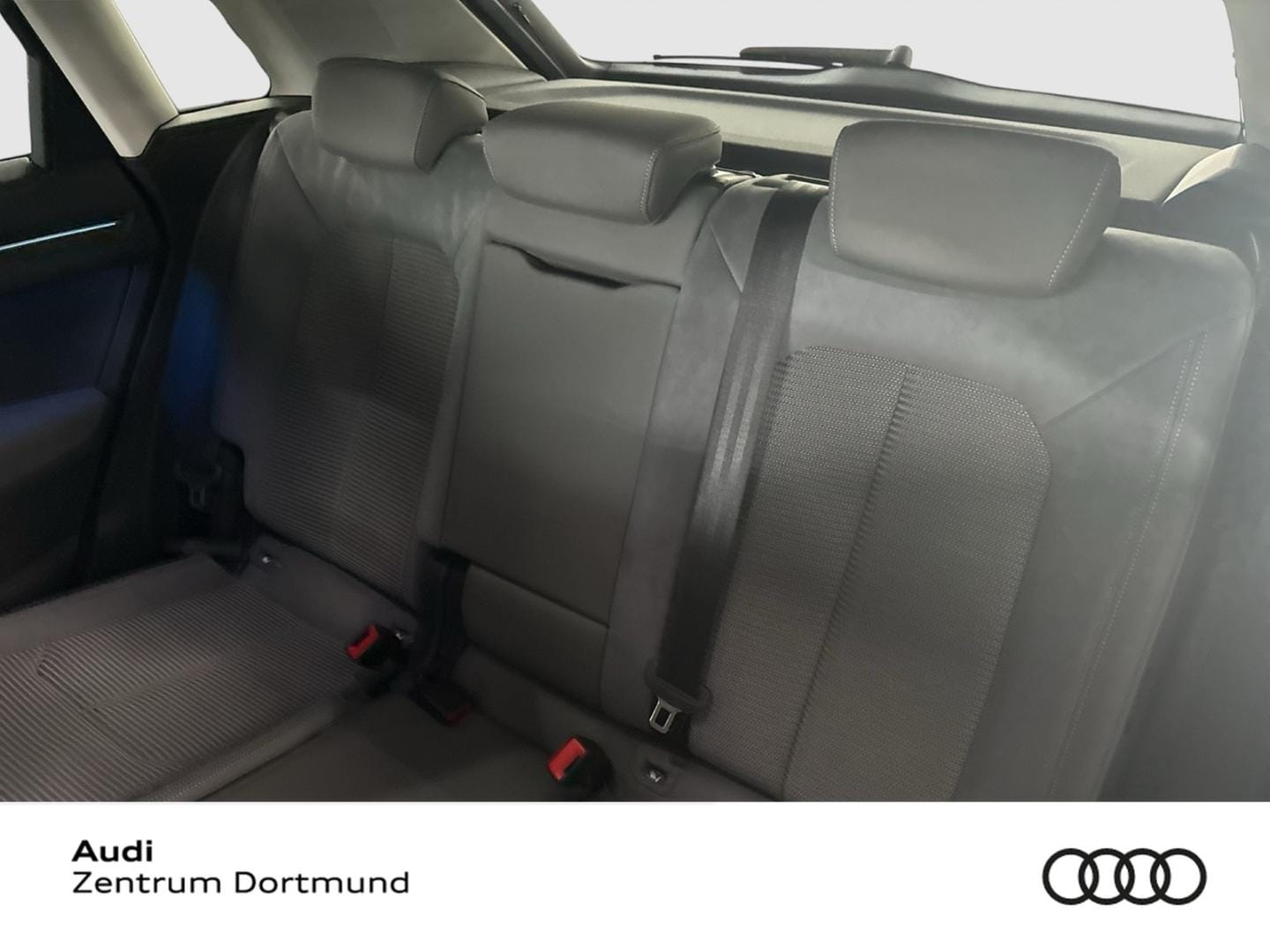 Bild über Audi Q3 TFSI quattro 180 kW S tronic - für weitere Informationen kontaktieren Sie den Audi Partner