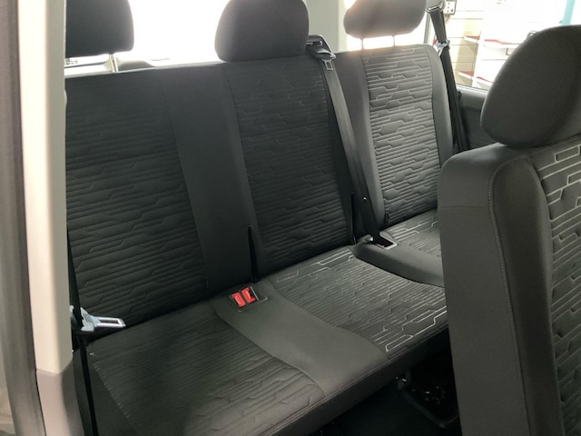 Volkswagen T6.1 Caravelle larger
