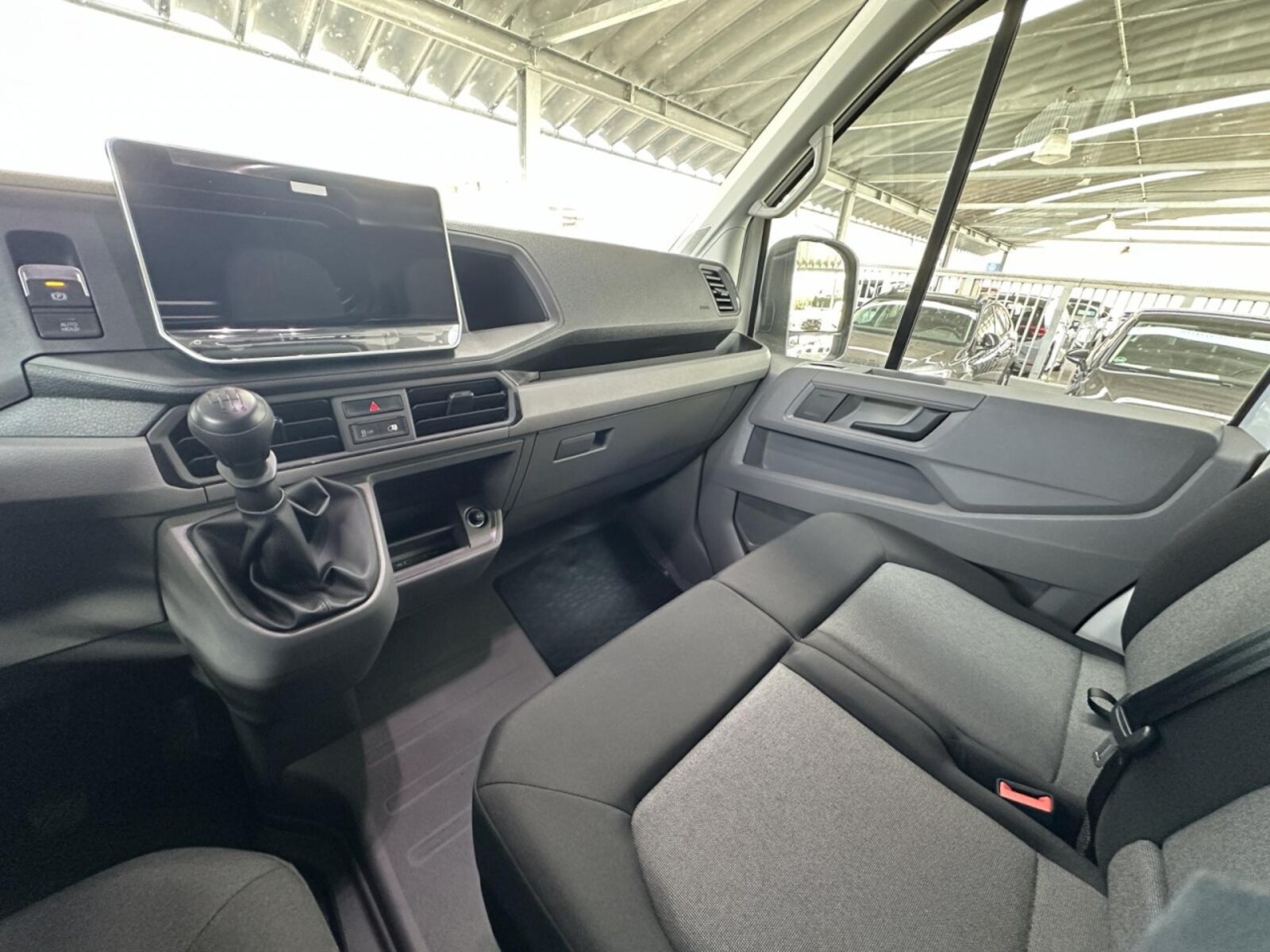 Volkswagen Crafter Kasten mittlerer Radstand – Bild 11