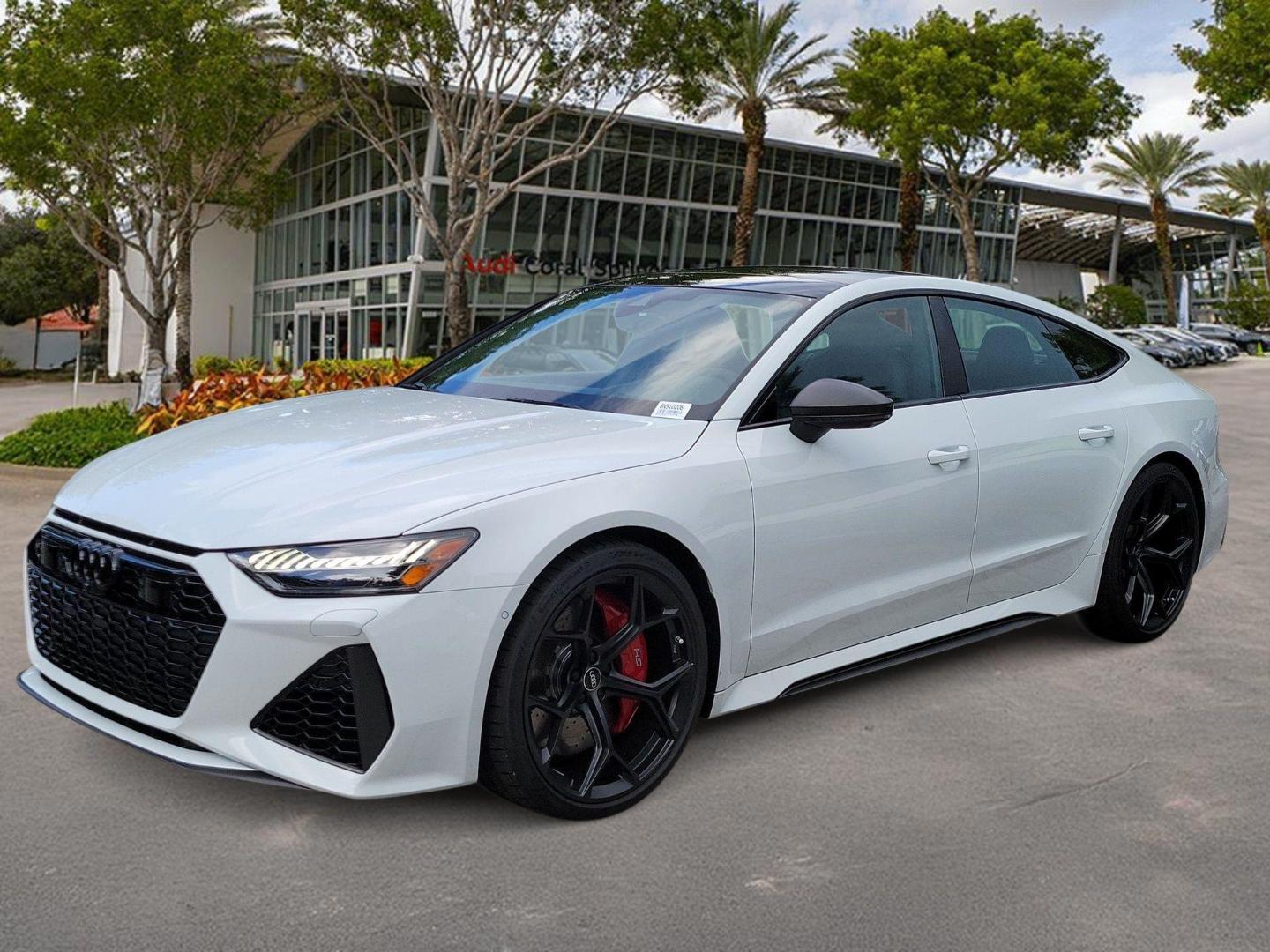 2025 Audi RS7 Performance's photo