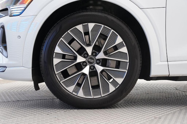 2024 Audi Q8 e-tron