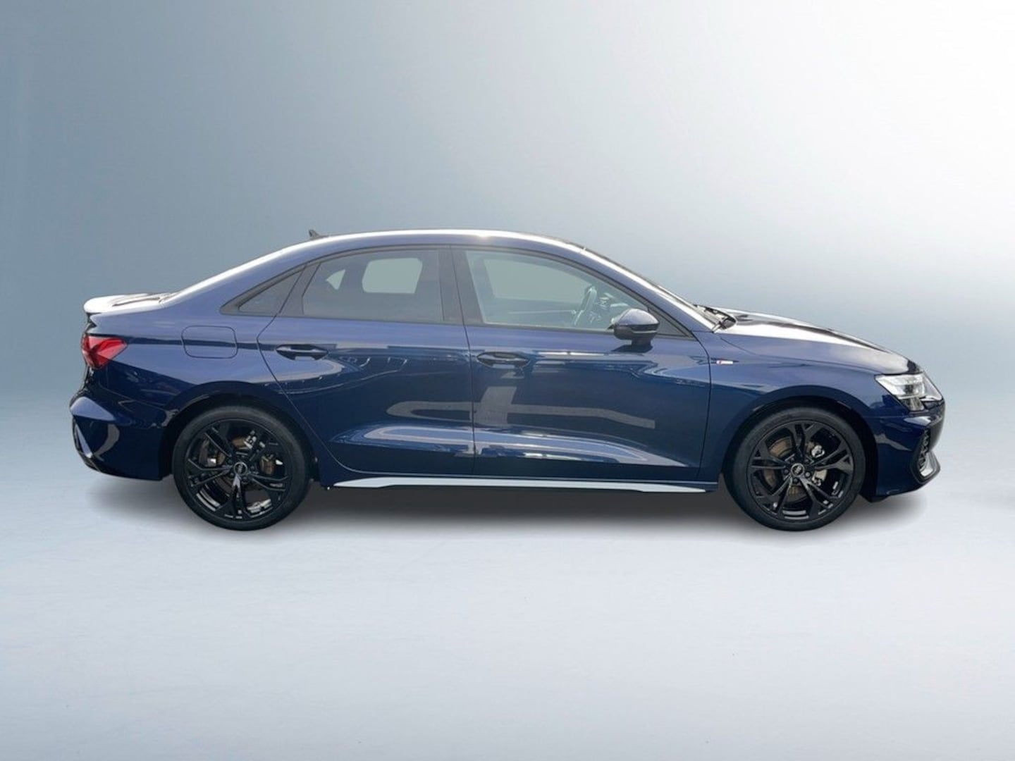 Bild über Audi A3 Limousine S line 30 TFSI S tronic - für weitere Informationen kontaktieren Sie den Audi Partner