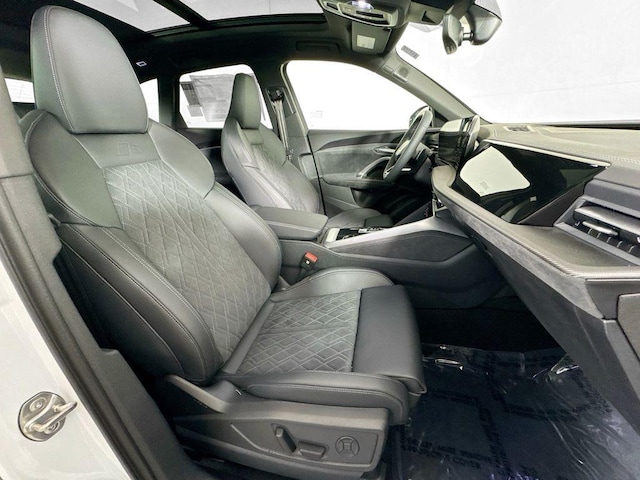 2025 Audi SQ5 Premium Plus - Photo 10
