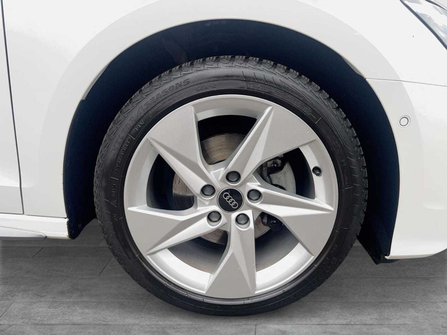 Bild über Audi A3 Sportback S line 30 TFSI Schaltgetriebe - für weitere Informationen kontaktieren Sie den Audi Partner
