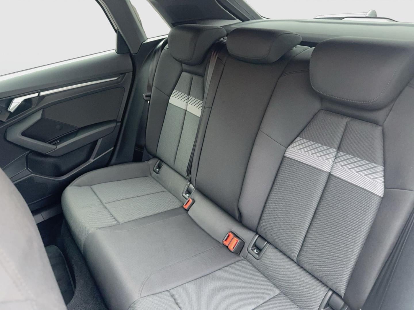 Bild über Audi A3 Sportback S line 30 TFSI Schaltgetriebe - für weitere Informationen kontaktieren Sie den Audi Partner