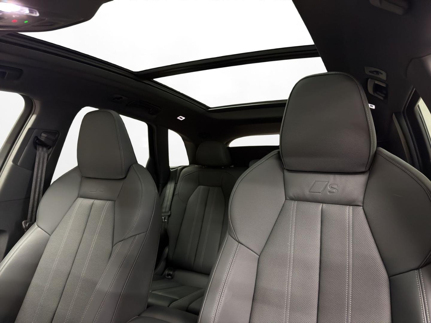 Bild über Audi Q5 SUV TFSI 150 kW S tronic - für weitere Informationen kontaktieren Sie den Audi Partner