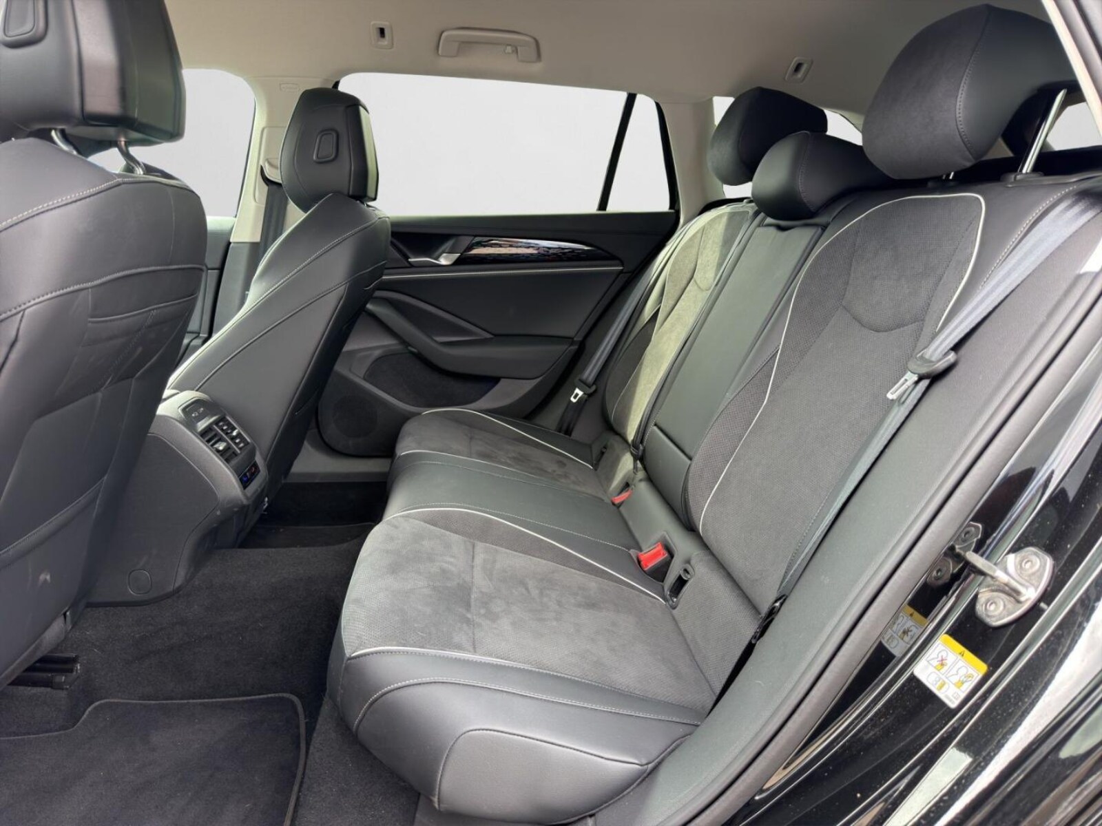 Volkswagen Passat – Bild 14
