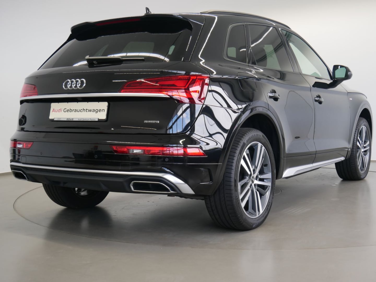 Bild über Audi Q5 TFSI e S line 50 TFSI e quattro S tronic - für weitere Informationen kontaktieren Sie den Audi Partner