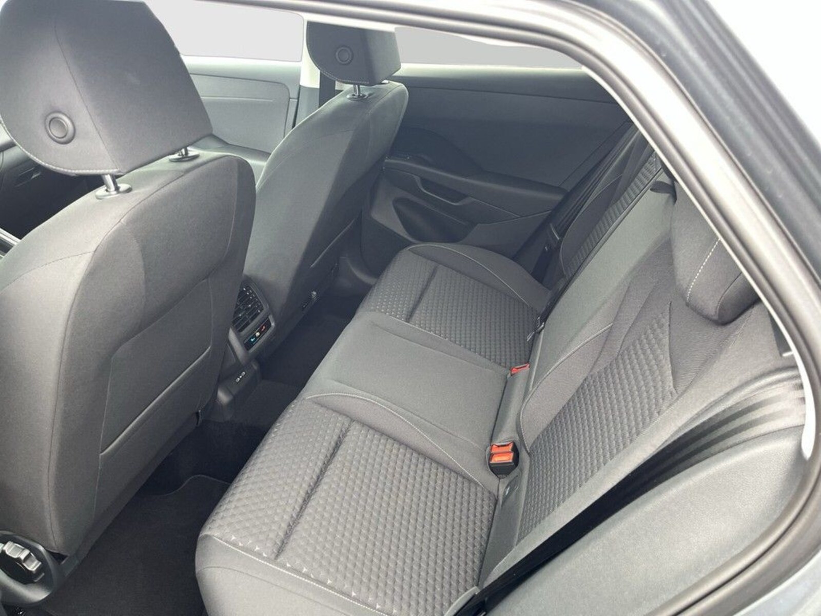 Volkswagen T-Roc – Bild 15