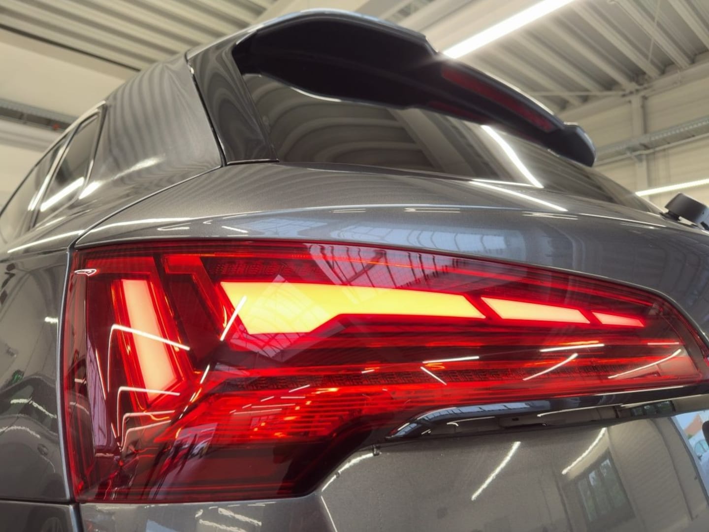 Bild über Audi Q5 40 TDI quattro 150 kW S tronic - für weitere Informationen kontaktieren Sie den Audi Partner