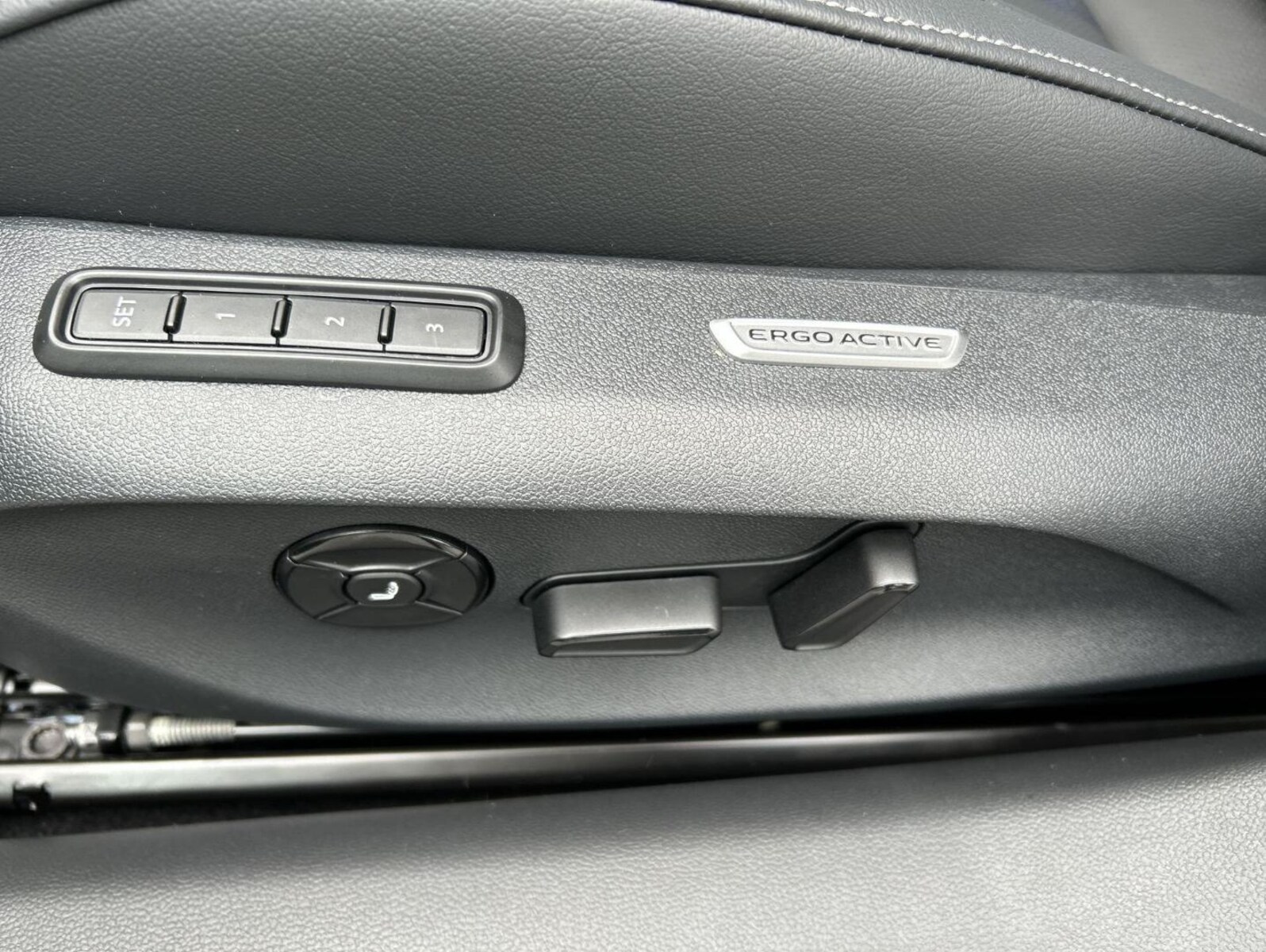 Volkswagen Passat – Bild 7