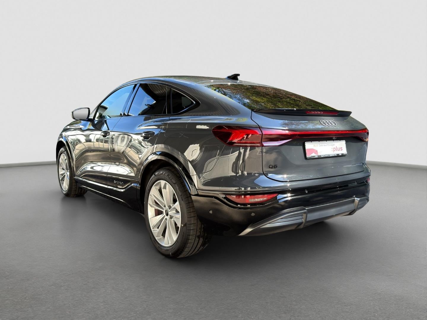 Bild über Audi Q6 Sportback e-tron e-tron performance - für weitere Informationen kontaktieren Sie den Audi Partner