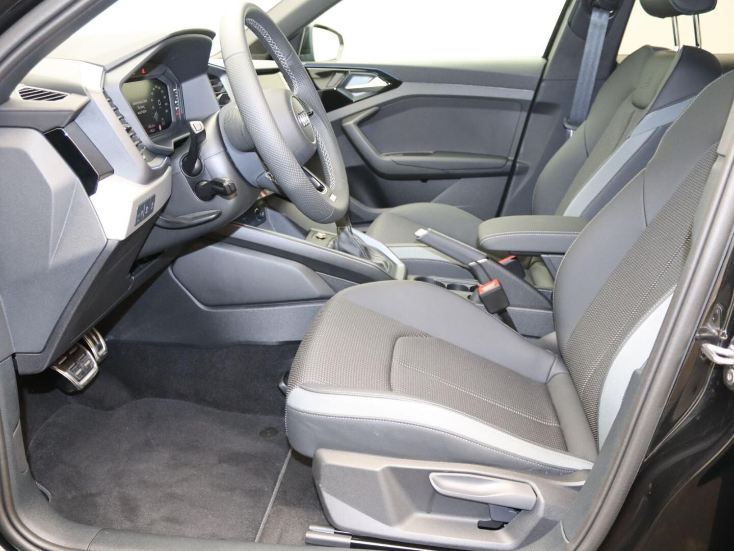 Bild über Audi A1 Sportback S line 30 TFSI S tronic - für weitere Informationen kontaktieren Sie den Audi Partner