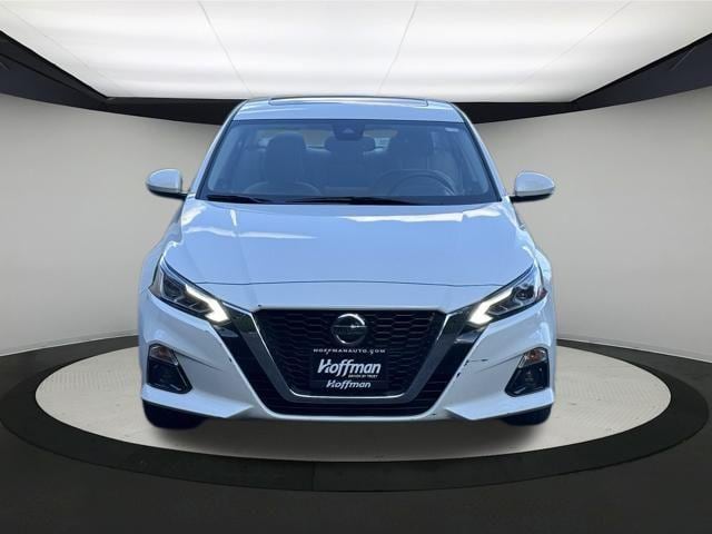 Used 2019 Nissan Altima SV with VIN 1N4BL4DW4KN300383 for sale in East Hartford, CT