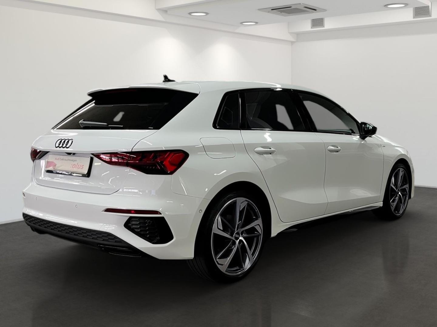 Bild über Audi A3 Sportback S line 35 TFSI S tronic - für weitere Informationen kontaktieren Sie den Audi Partner