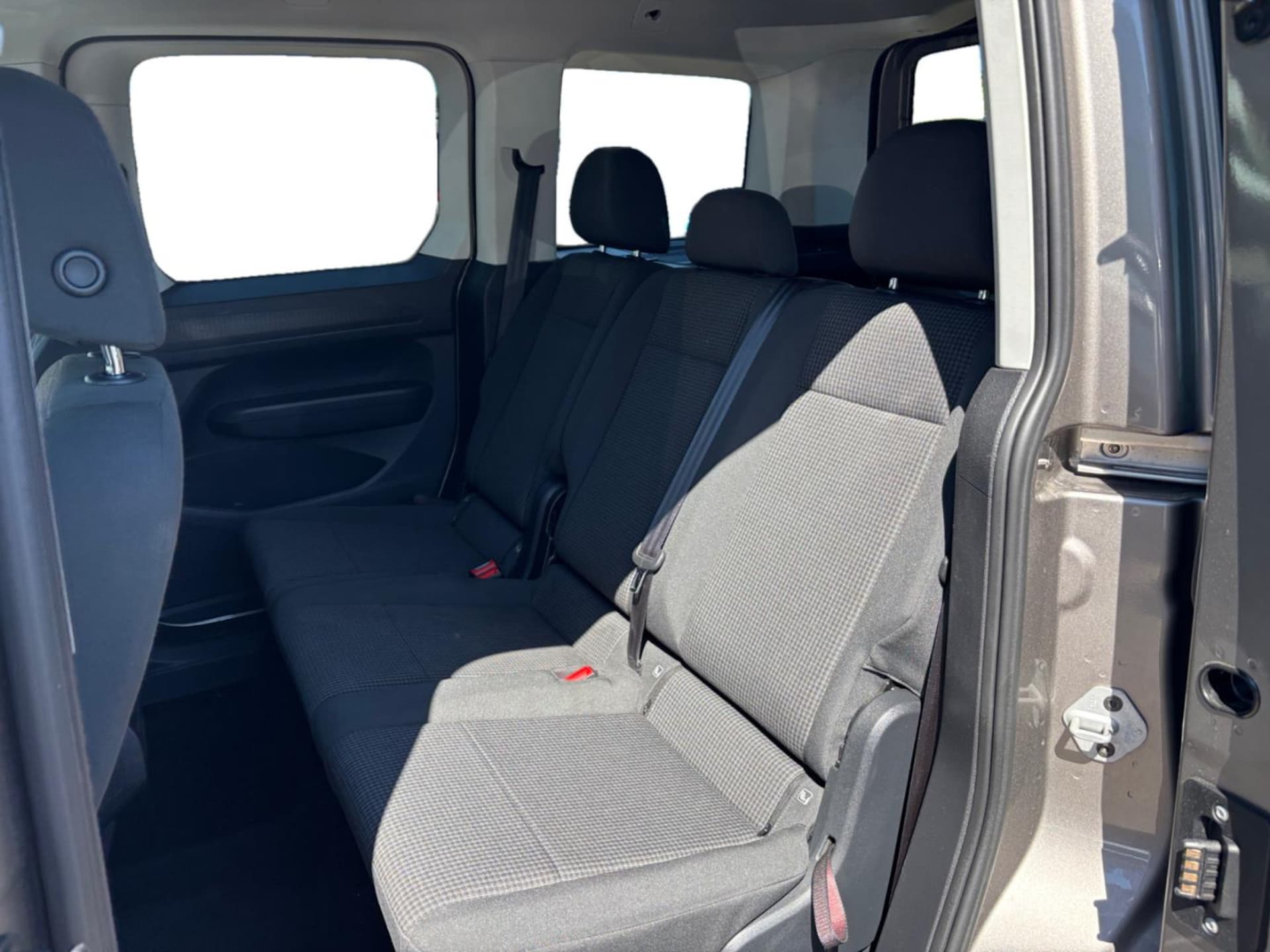 Volkswagen Caddy Basis-Modell