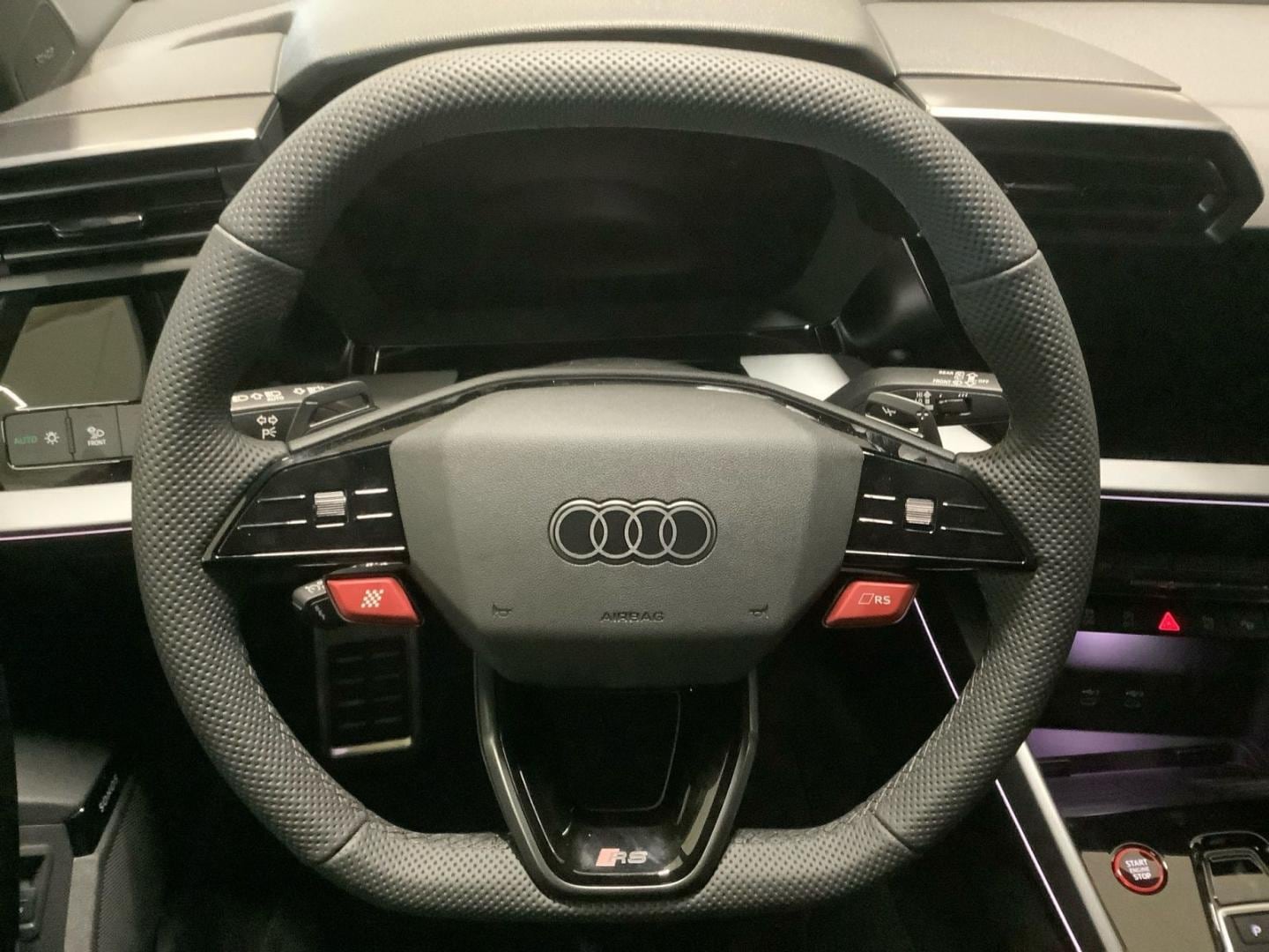 Bild über Audi RS 3 Sportback TFSI quattro 294 kW S tronic - für weitere Informationen kontaktieren Sie den Audi Partner
