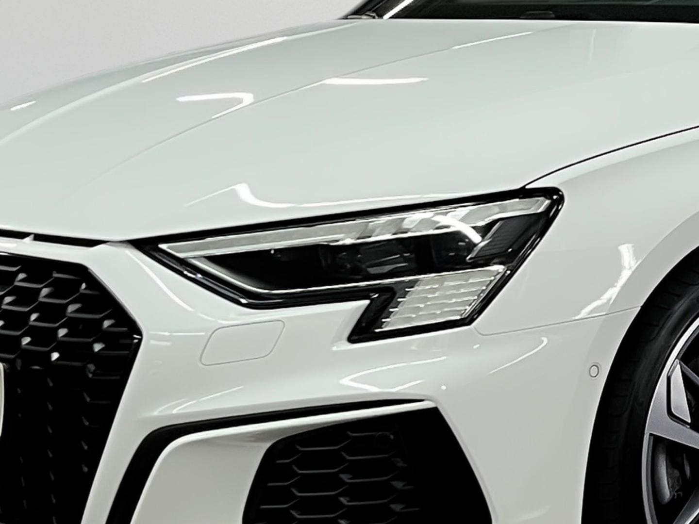 Bild über Audi A3 Sportback S line 35 TFSI S tronic - für weitere Informationen kontaktieren Sie den Audi Partner