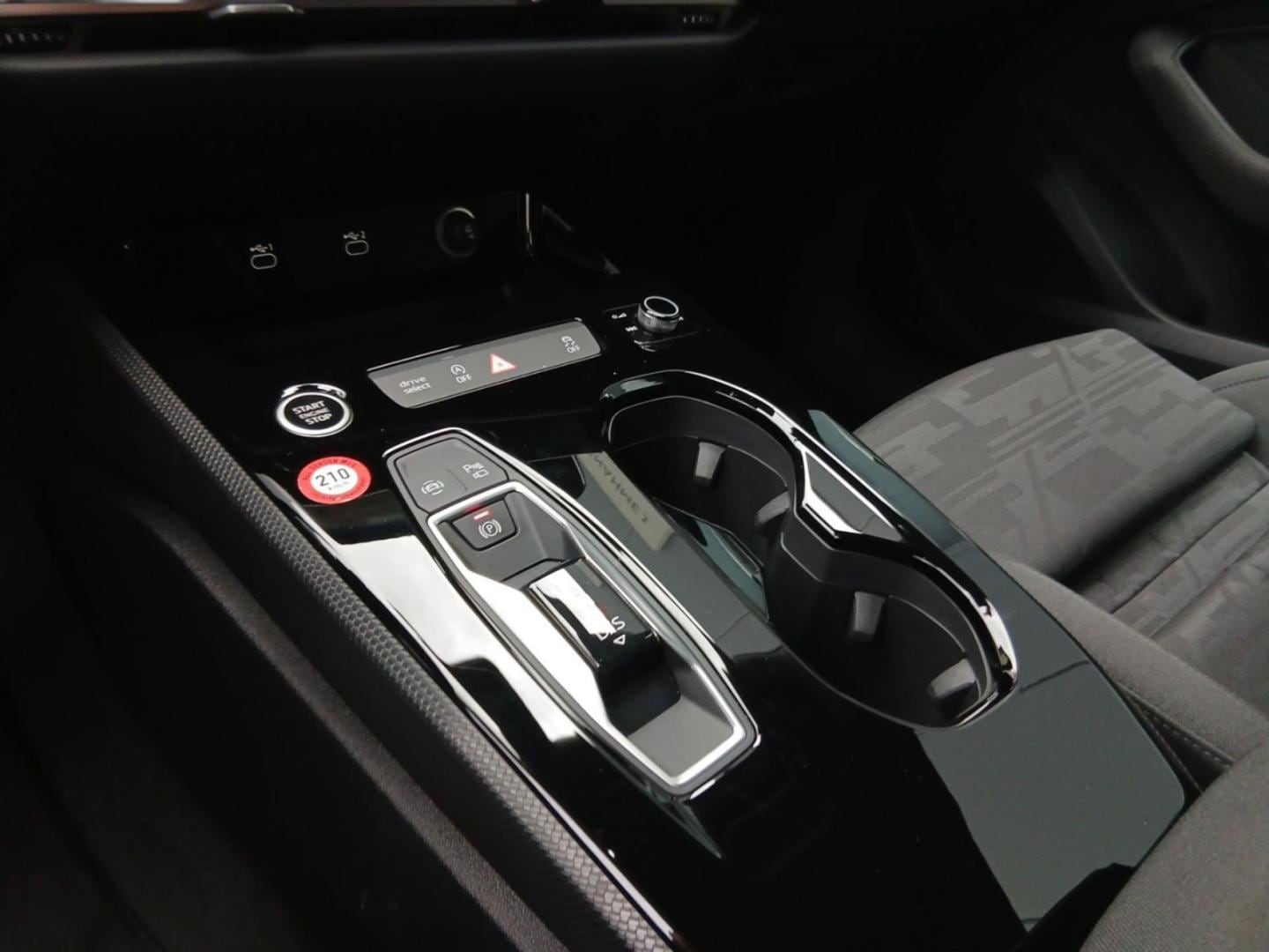 Bild über Audi A5 Avant TFSI 110 kW S tronic - für weitere Informationen kontaktieren Sie den Audi Partner
