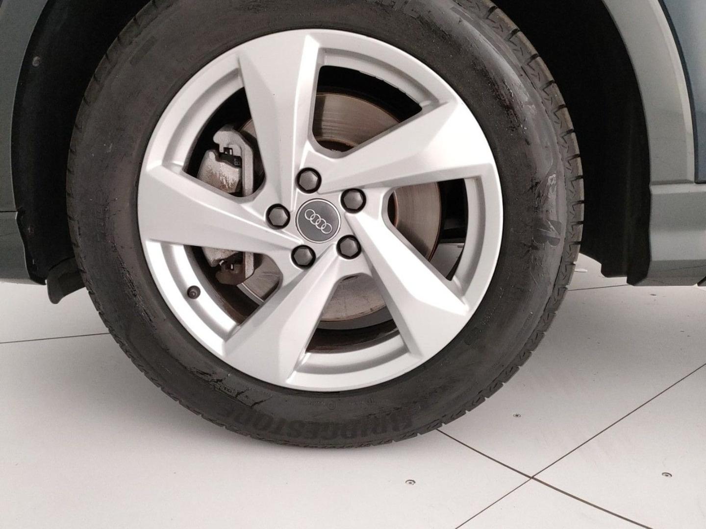 Immagine di Audi Q3 Business Advanced 40 TDI quattro 140 kW (190 PS) S tronic - Vista: for more details contact your dealer