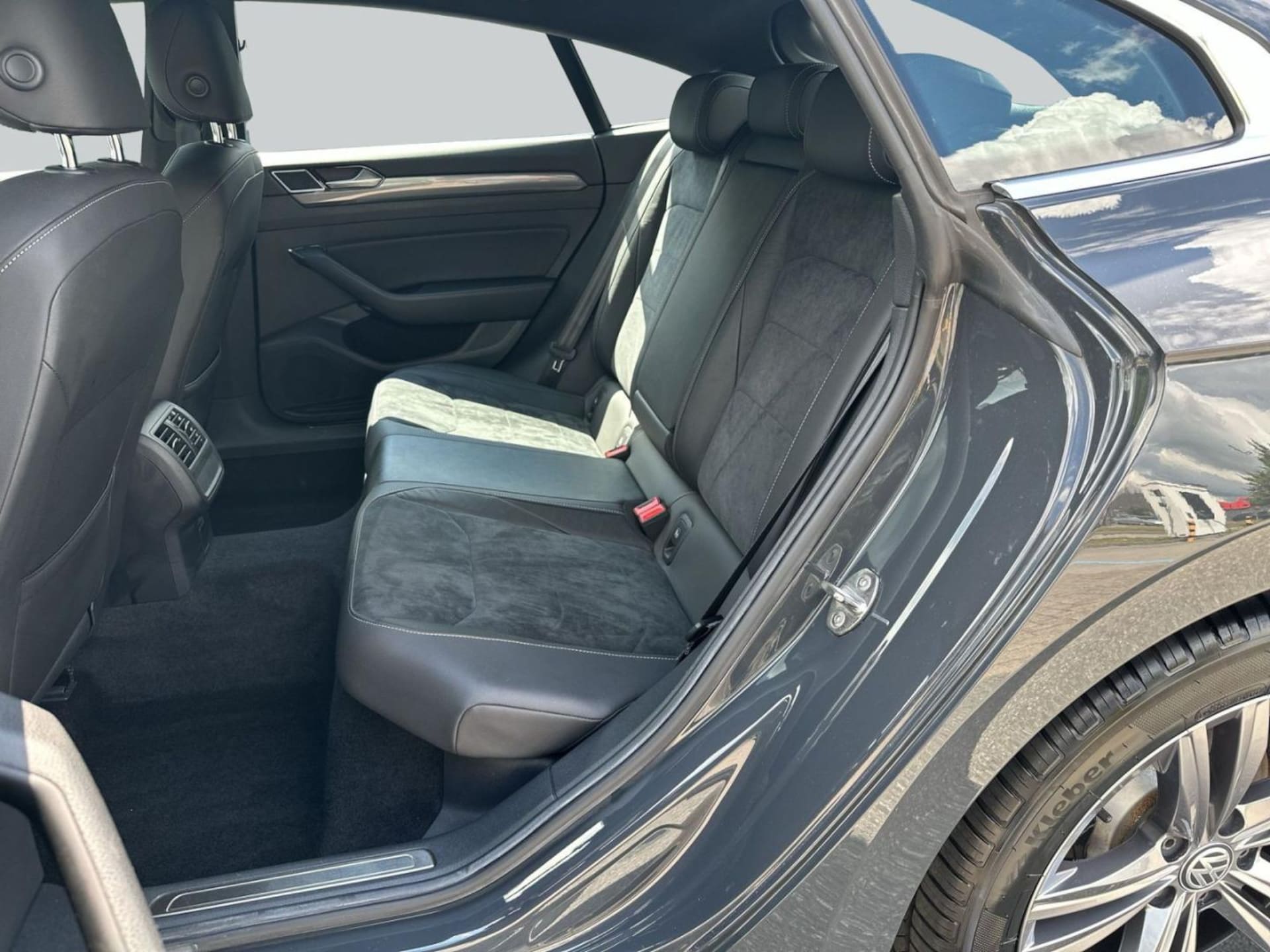 Volkswagen Arteon R-Line