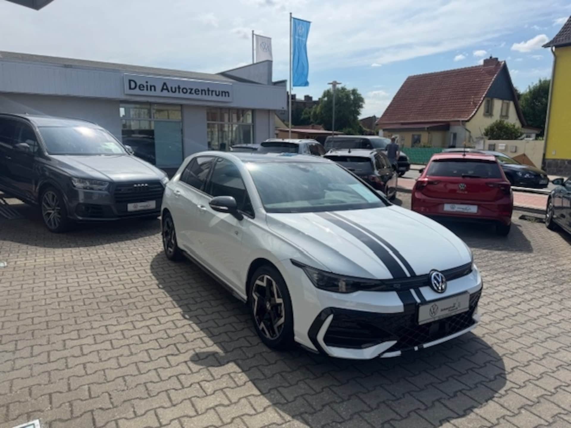 Volkswagen Golf R-Line