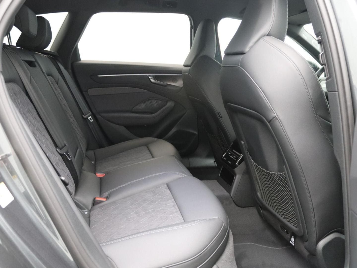 Bild über Audi A6 Avant edition one TDI quattro 220 kW S tronic - für weitere Informationen kontaktieren Sie den Audi Partner