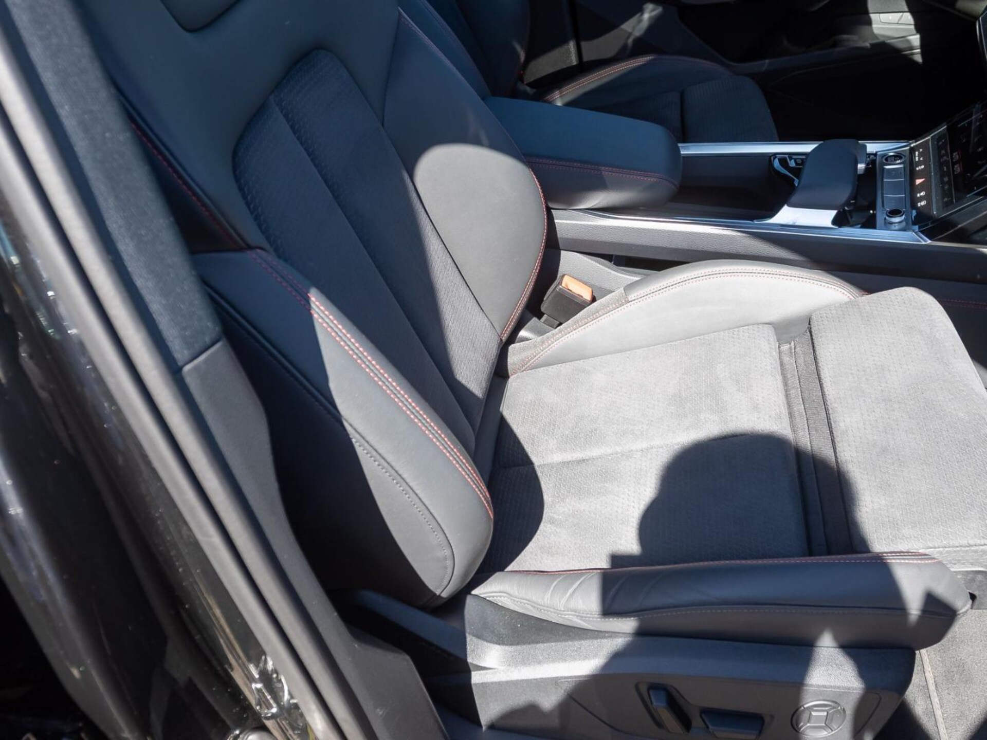 Audi Q8 e-tron S line