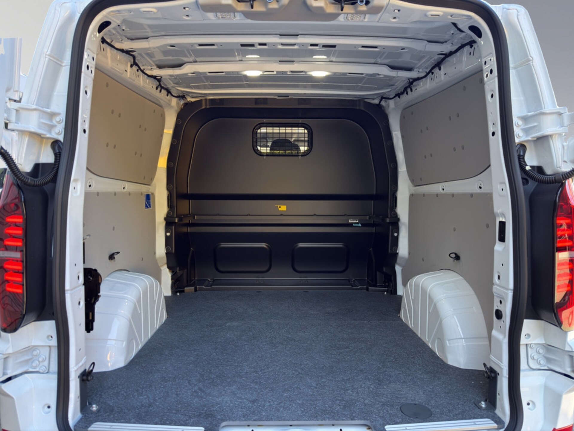Volkswagen Transporter Kasten langer Radstand Plus
