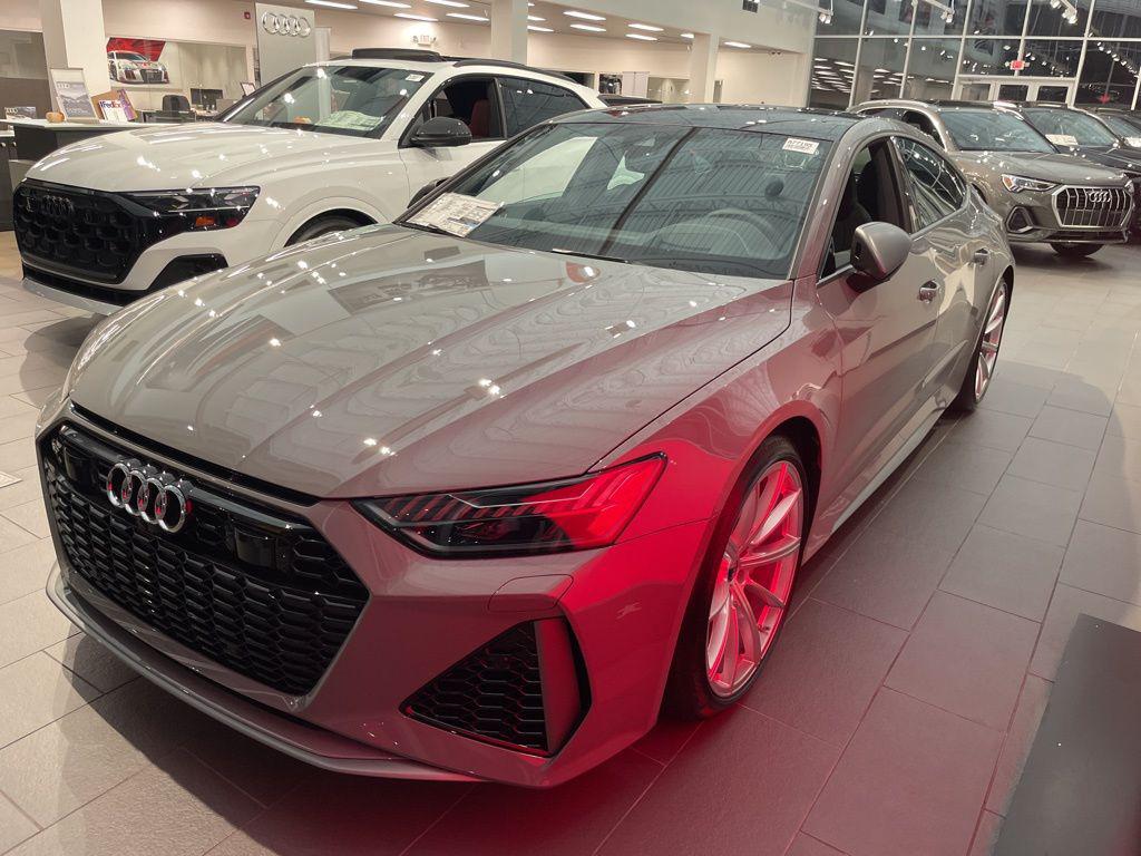 2025 Audi RS7 Performance's photo