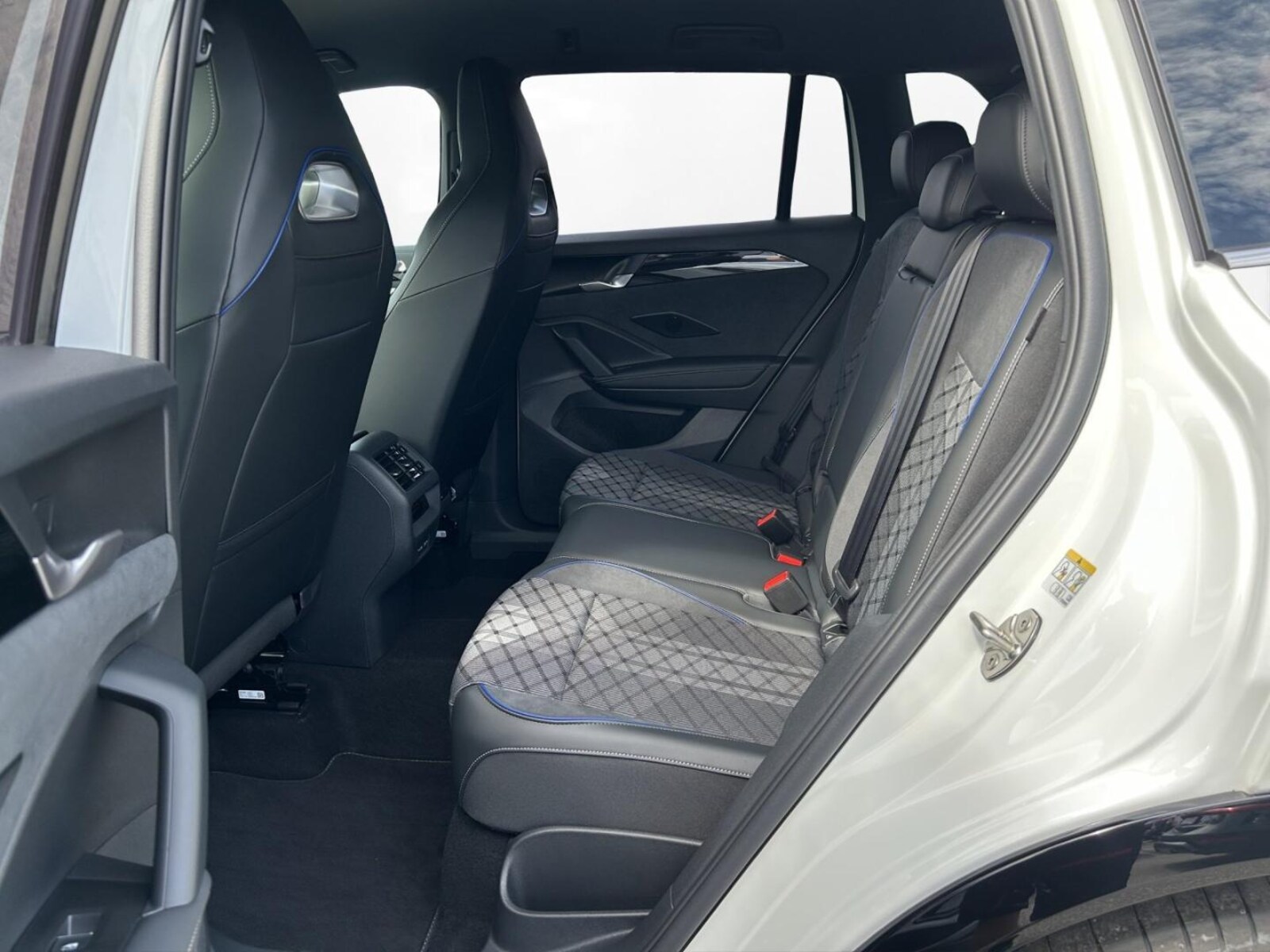 Volkswagen Tiguan – Bild 11