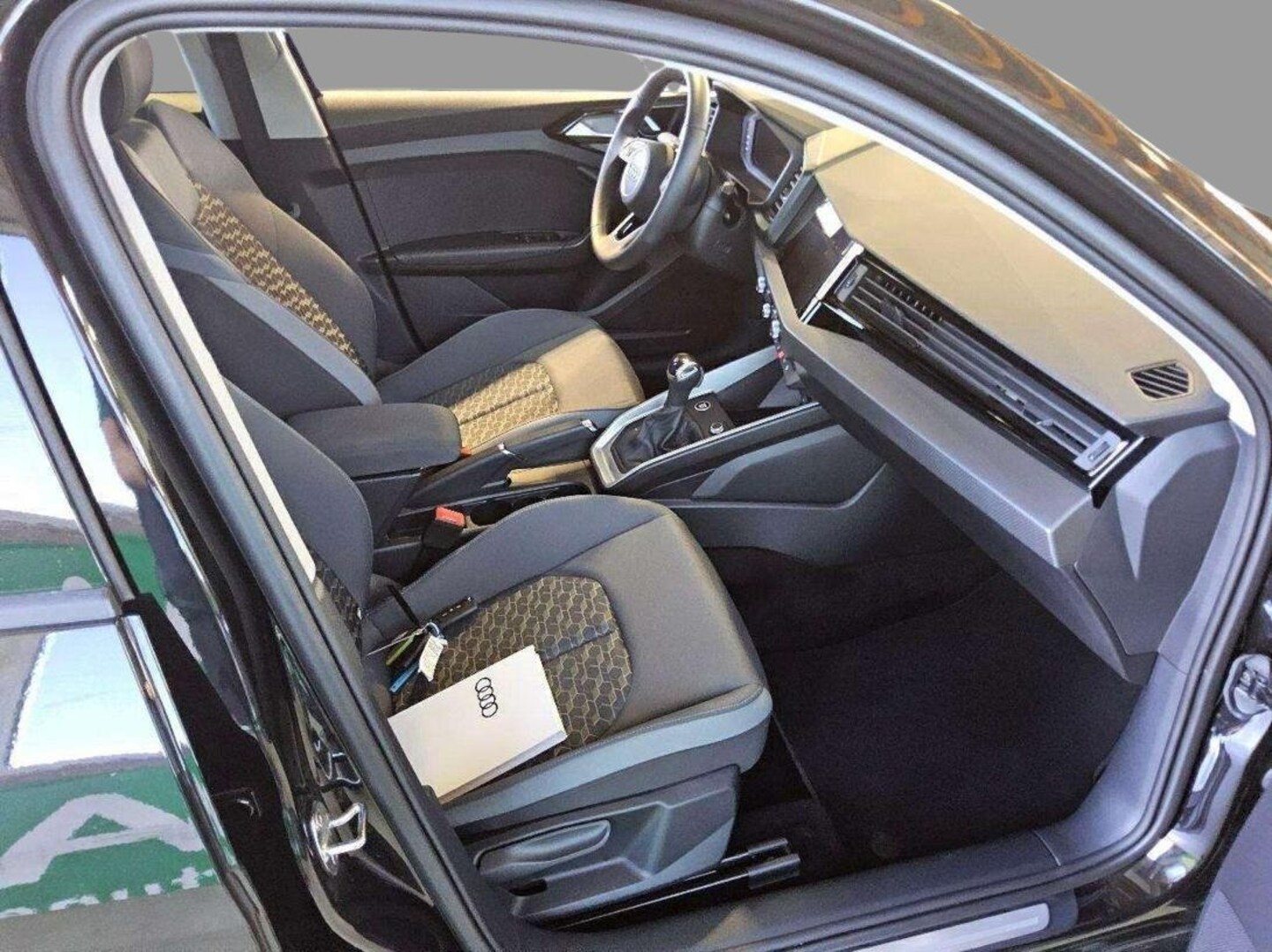 Bild über Audi A1 Sportback advanced 30 TFSI S tronic - für weitere Informationen kontaktieren Sie den Audi Partner