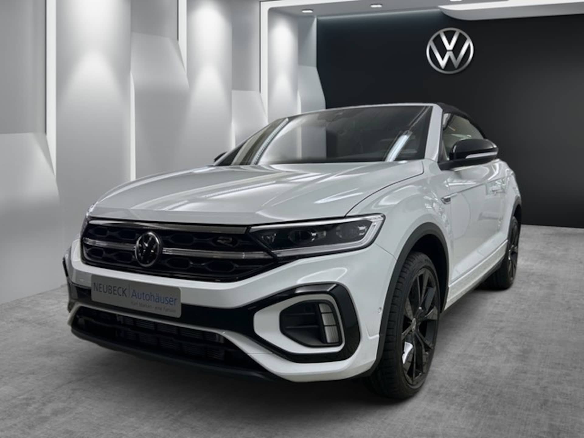 Volkswagen T-Roc Cabriolet — Volkswagen T-Roc Cabriolet T-Roc Cabriolet R-Line IQ DRIVE MATRIX LED LEDE...