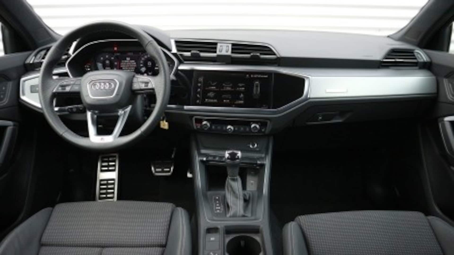 Audi Q3 Sportback S line