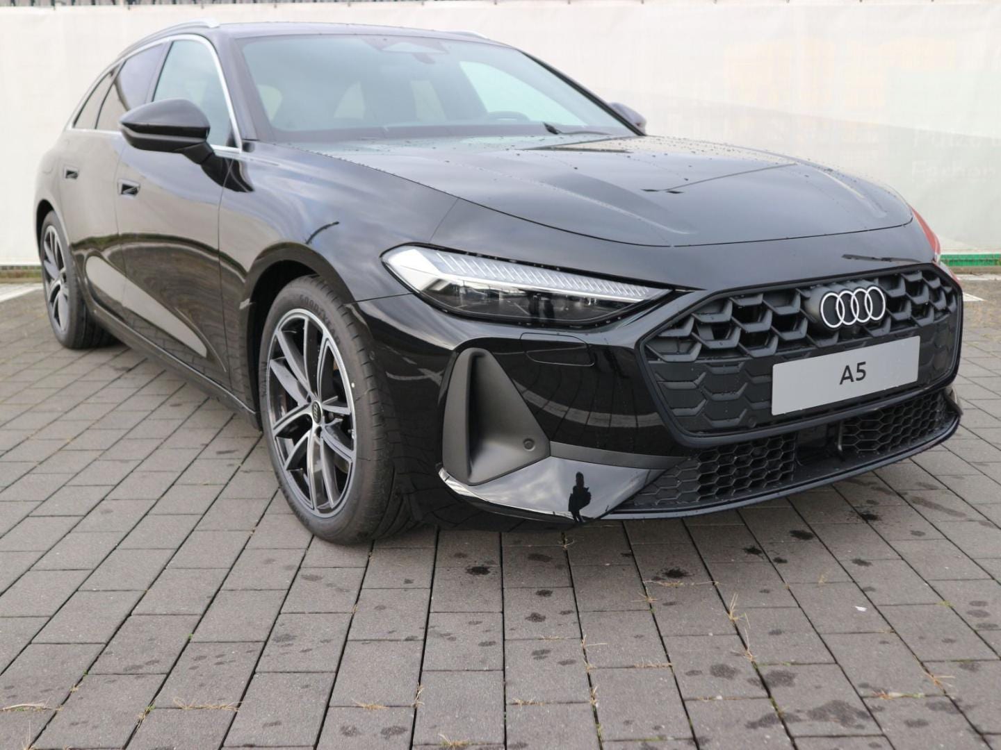 Bild über Audi A5 Avant TDI 150 kW S tronic - für weitere Informationen kontaktieren Sie den Audi Partner