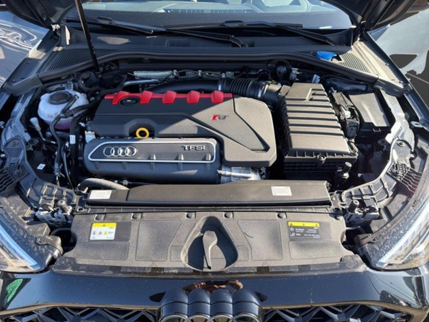 Bild über Audi RS 3 Sportback TFSI quattro 294 kW S tronic - für weitere Informationen kontaktieren Sie den Audi Partner