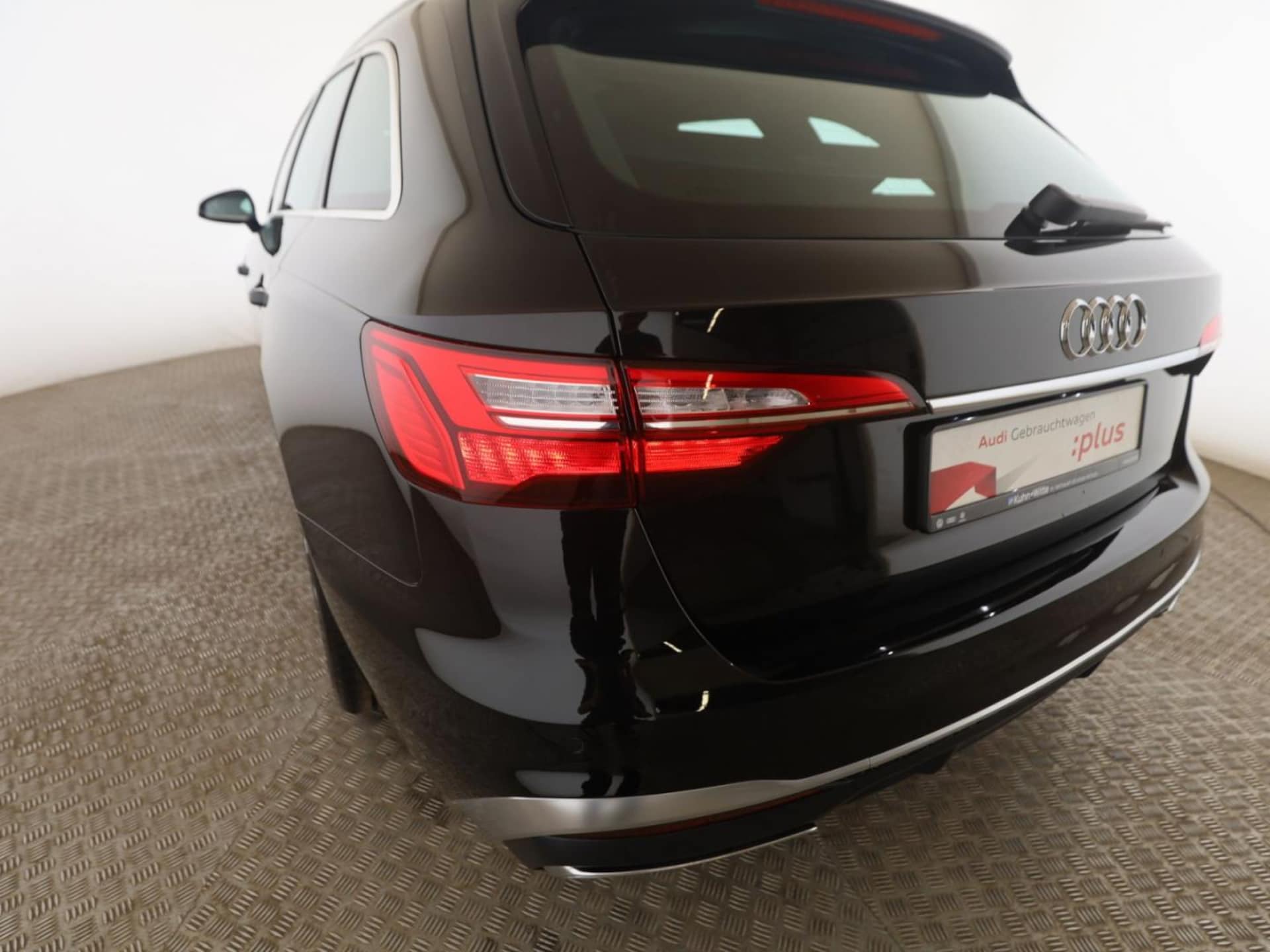 Audi A4 Avant S line