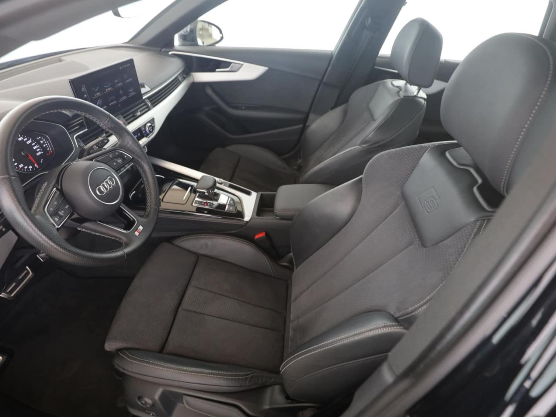 Audi A4 Avant S line