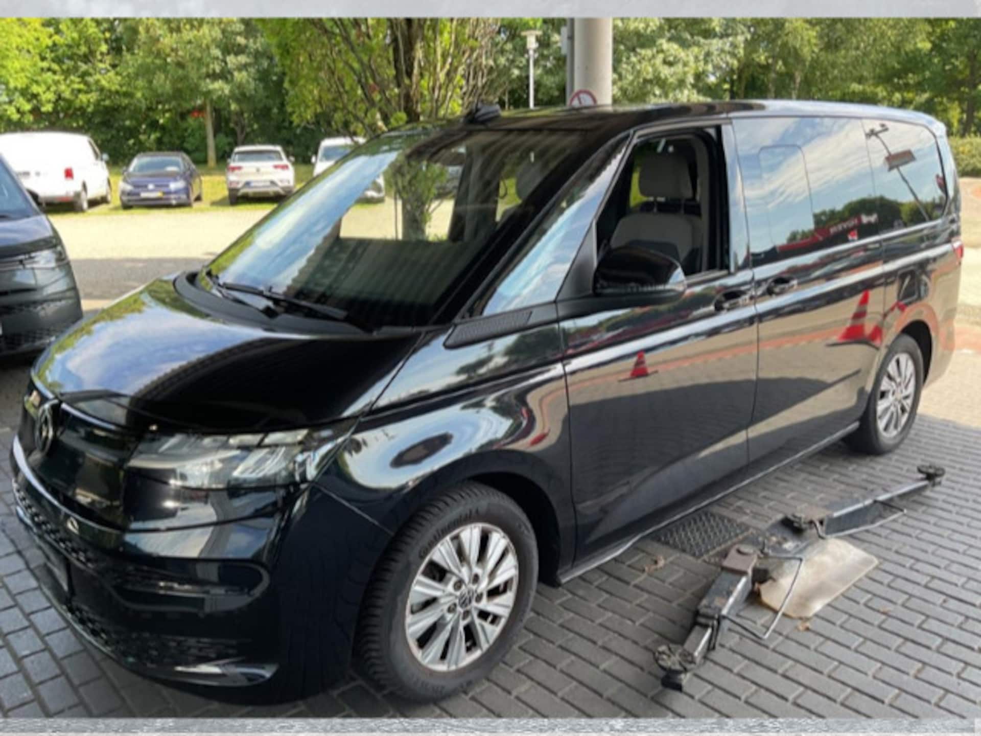 Volkswagen Multivan Langversion Basis-Modell