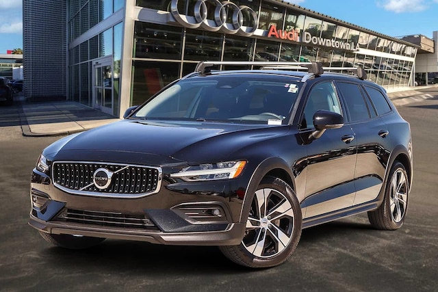 2023 Volvo V60 Cross Country