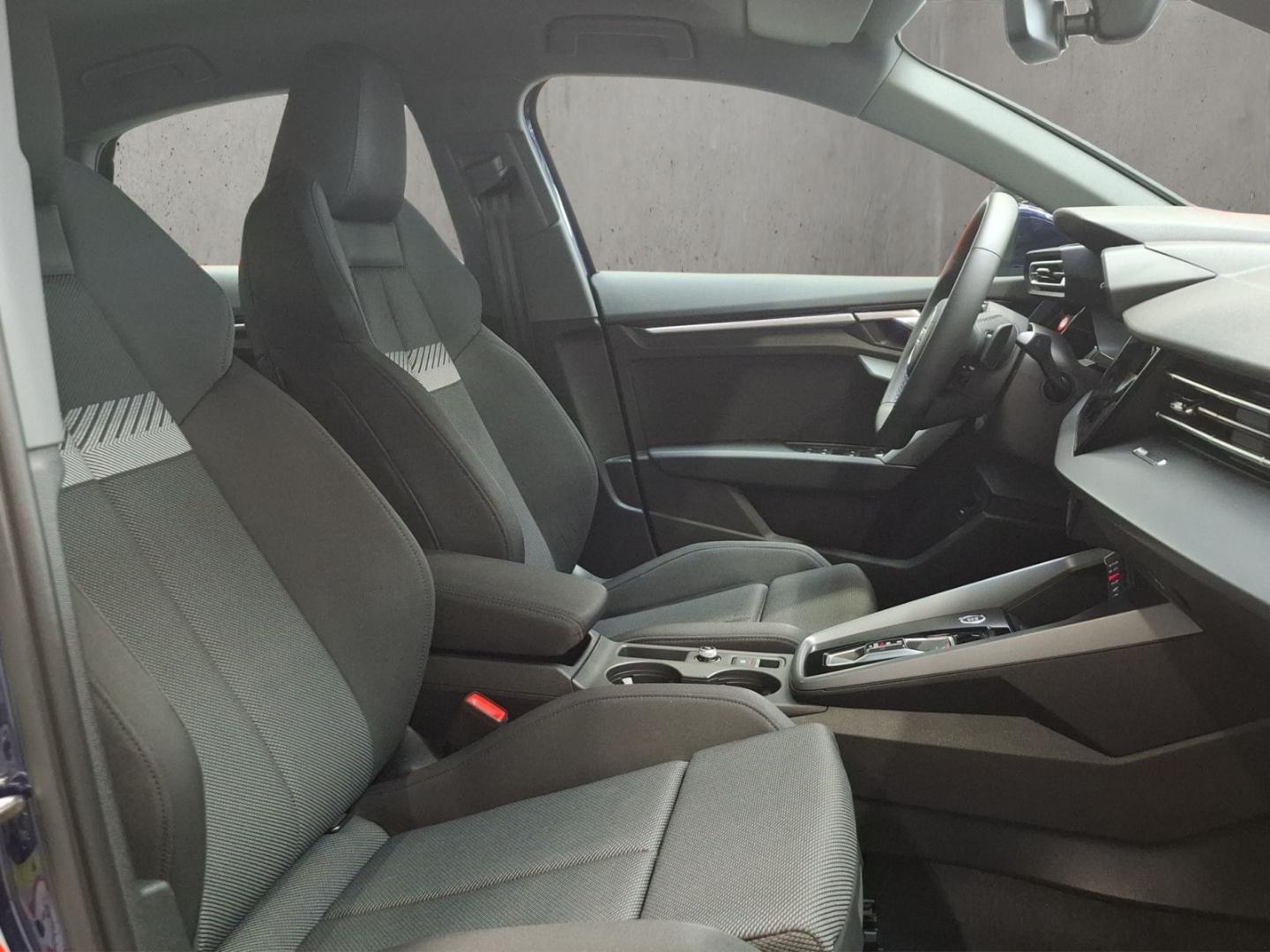 Bild über Audi A3 Limousine S line 30 TFSI S tronic - für weitere Informationen kontaktieren Sie den Audi Partner