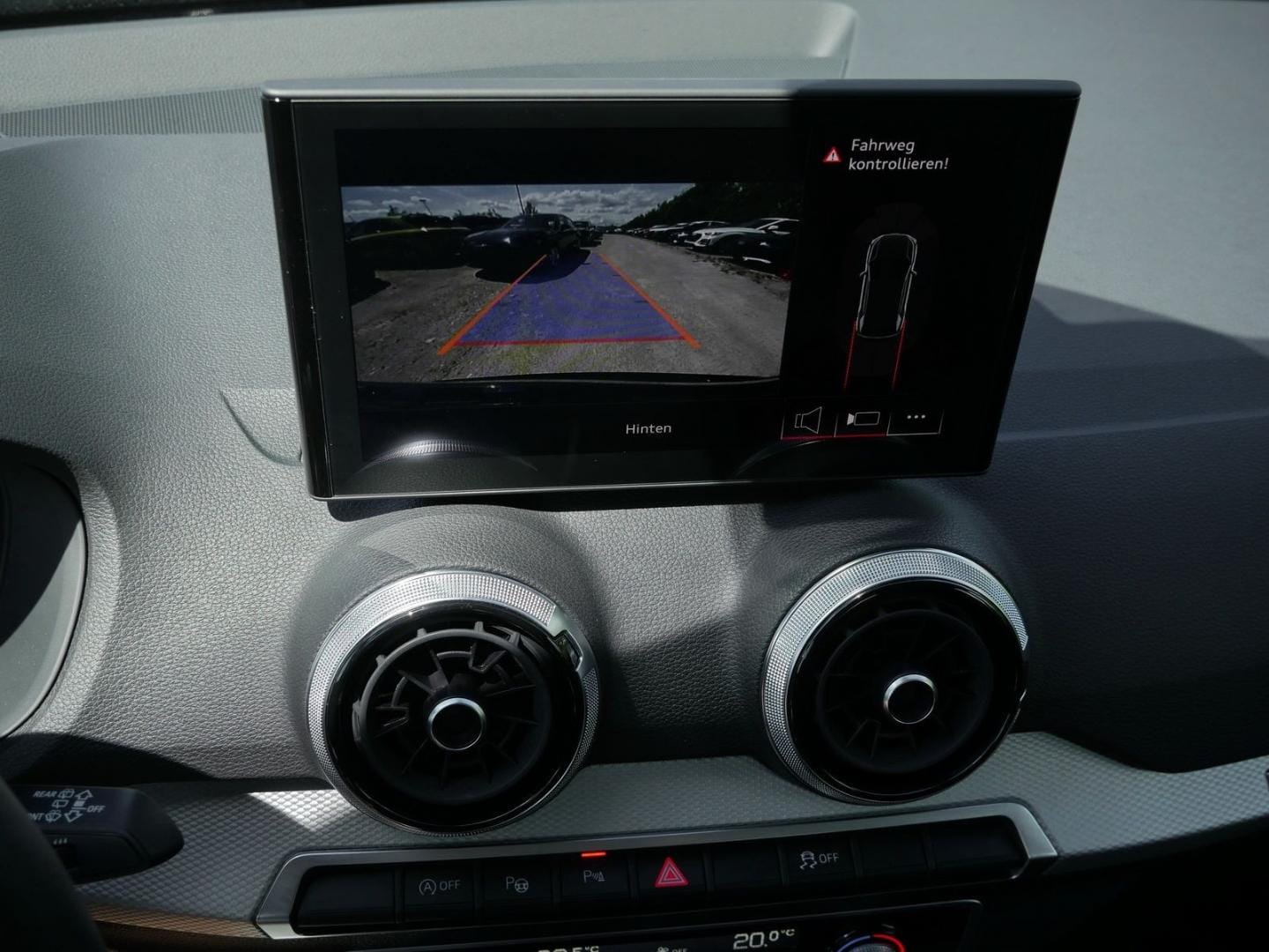 Bild über Audi Q2 S line 35 TFSI S tronic - für weitere Informationen kontaktieren Sie den Audi Partner