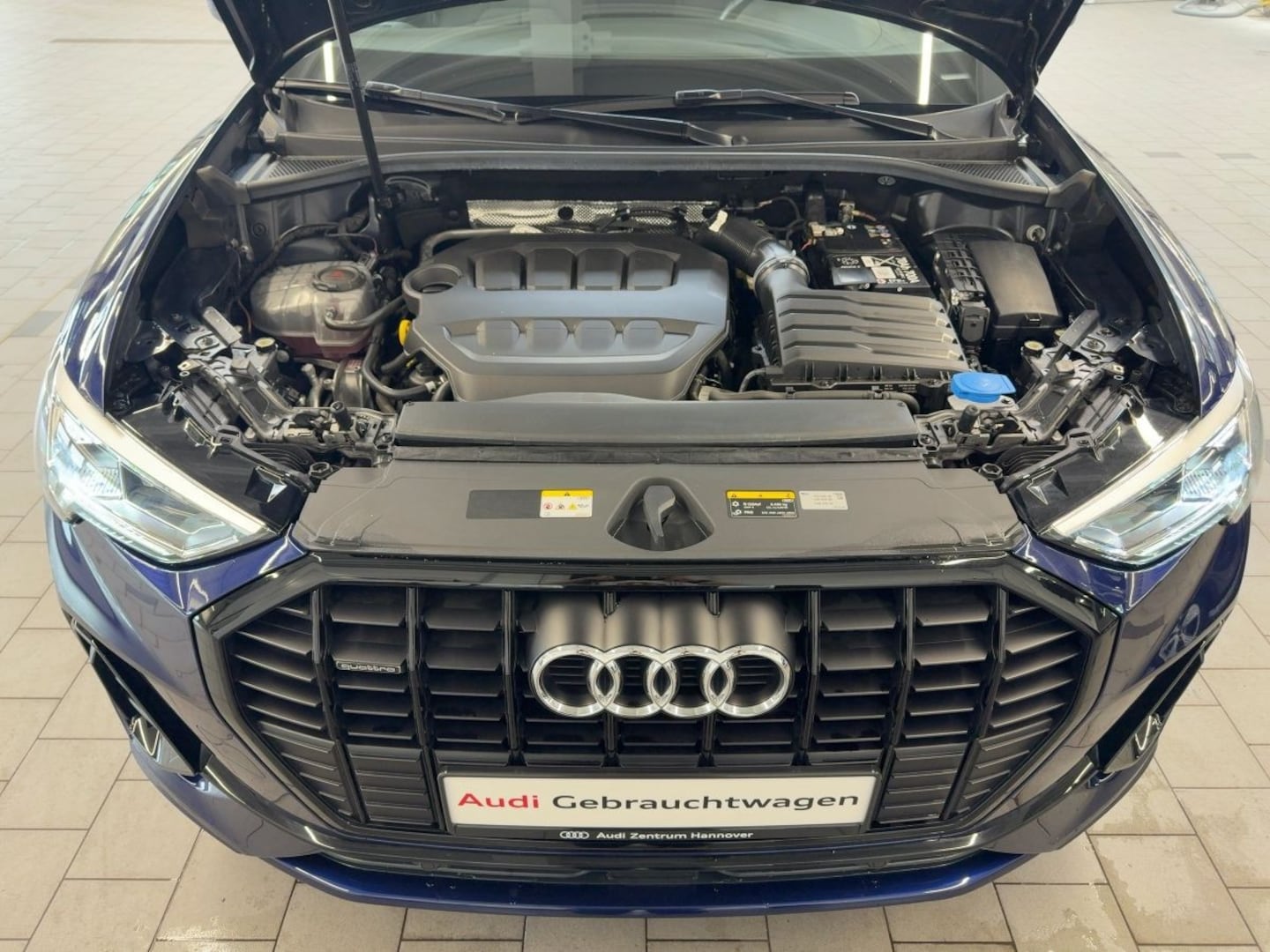 Bild über Audi Q3 S line 40 TFSI quattro S tronic - für weitere Informationen kontaktieren Sie den Audi Partner