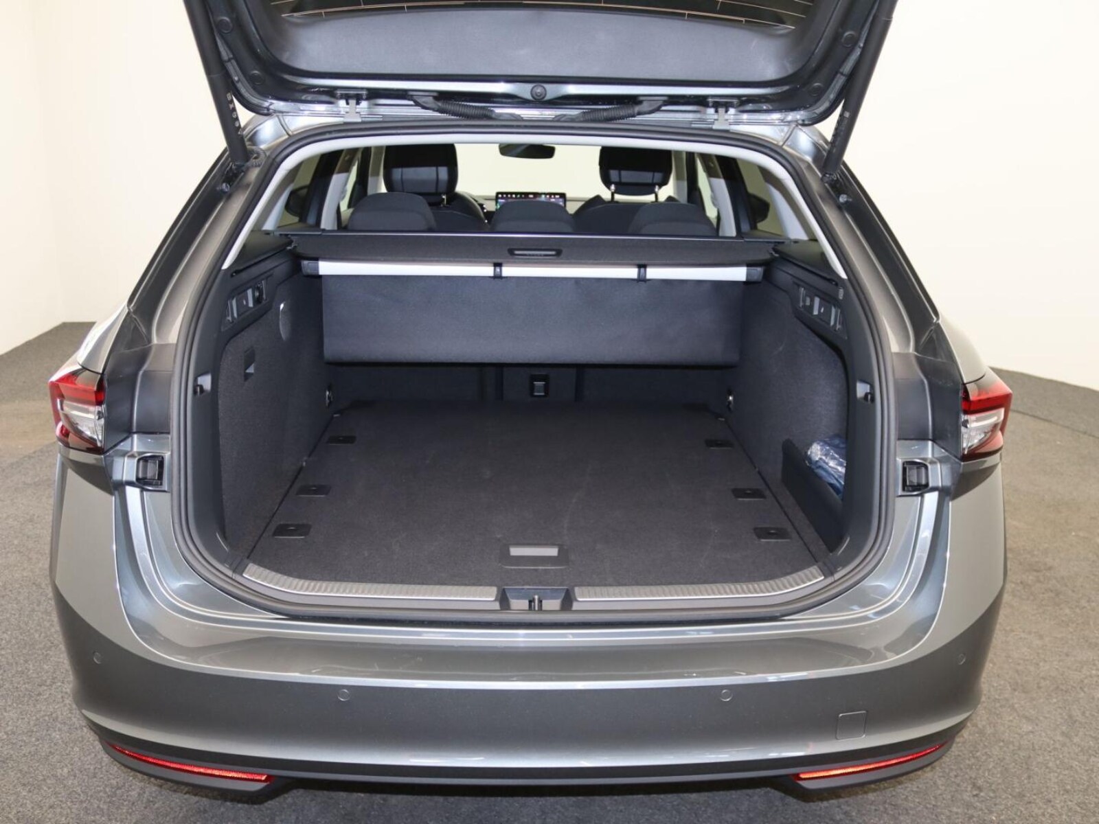 Škoda Superb Combi – Bild 7
