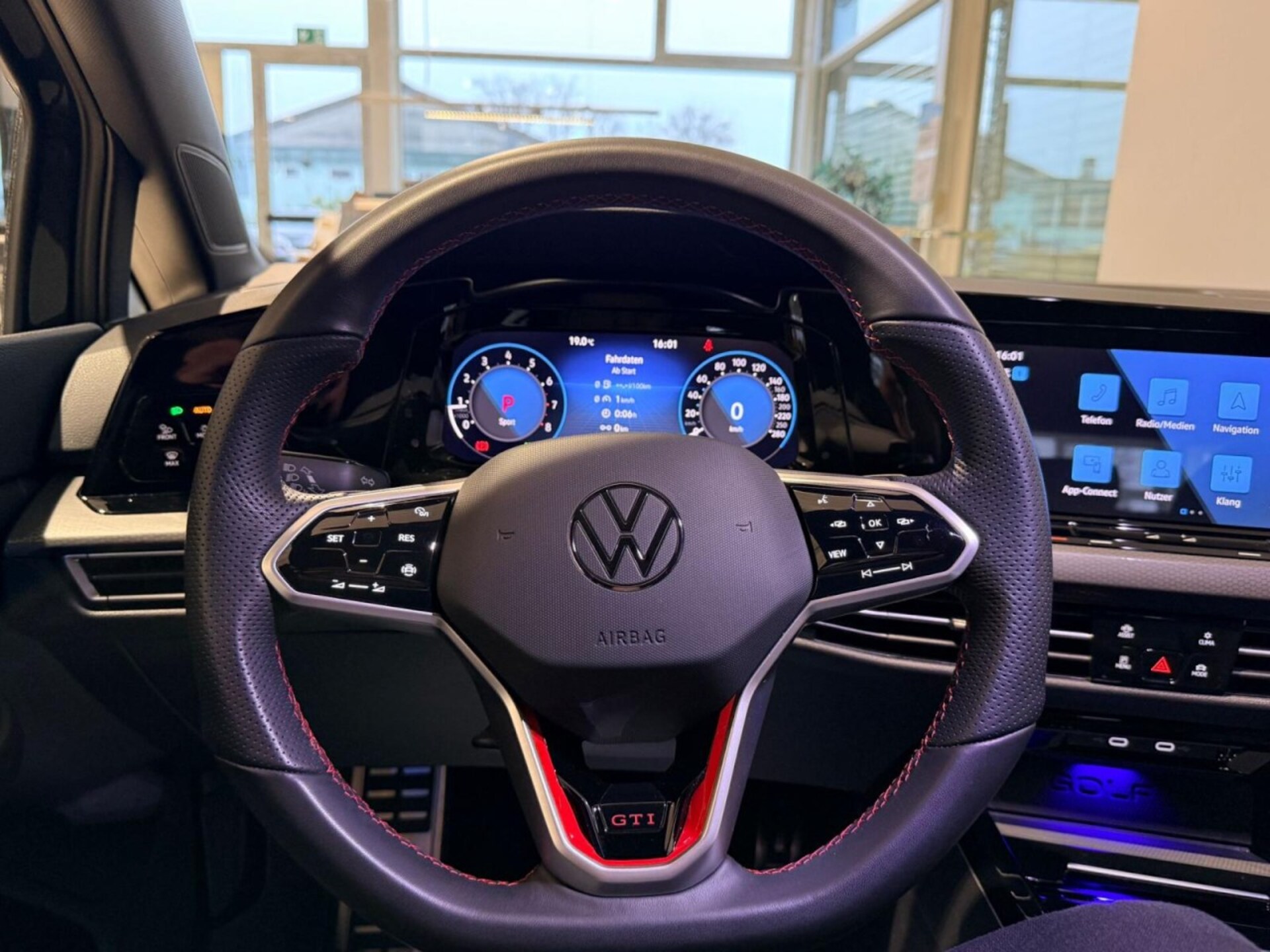 Volkswagen Golf GTI